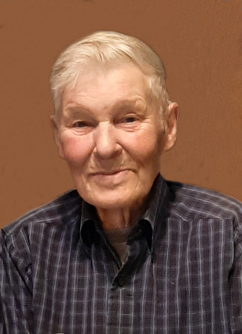 Robert “Bob” Louis Cowles, Ossian, Iowa, October 21, 2023. Grau